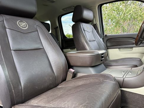 Used 2014 Cadillac Escalade ESV Platinum AWD/4WD image 15