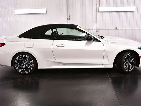 Used 2026 BMW 430i Convertible image 32