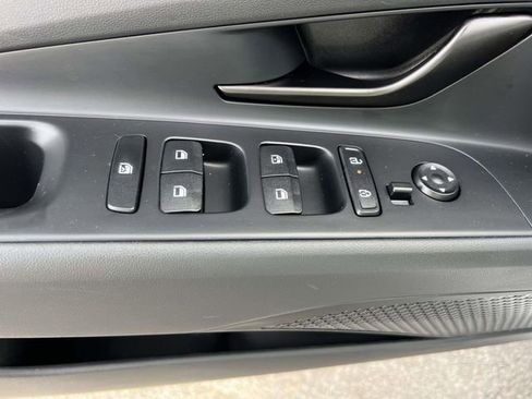 Certified 2025 Hyundai Elantra SEL image 16