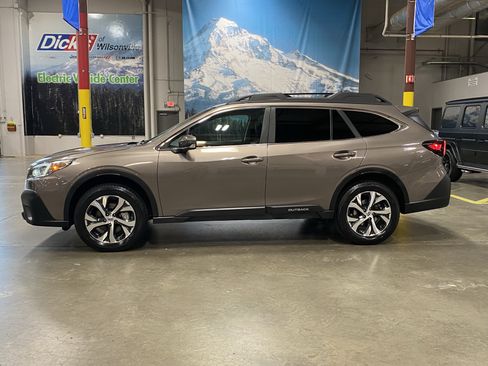 Used 2022 Subaru Outback Limited AWD/4WD image 2