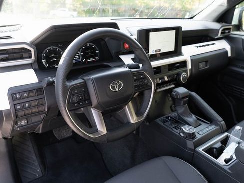 Used 2024 Toyota Tacoma TRD Off-Road image 3