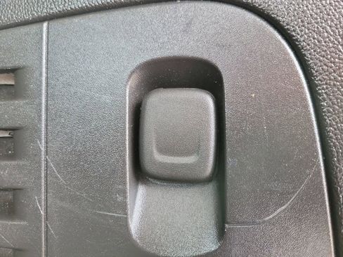 Used 2017 Chevrolet Suburban LT image 8