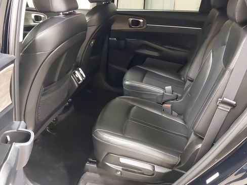 Used 2023 Kia Sorento EX w/ Panoramic Sunroof Package image 38