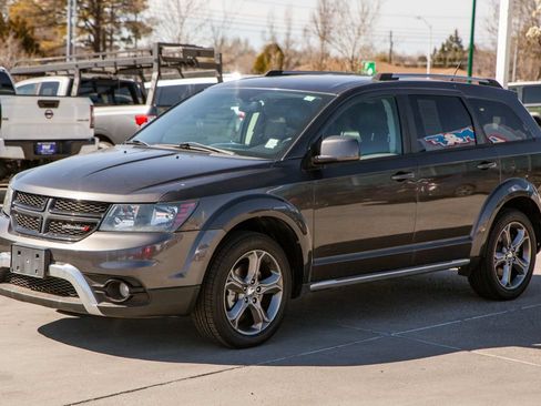 Used 2017 Dodge Journey Crossroad FWD image 9