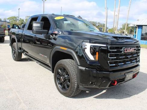 Used 2025 GMC Sierra 2500 AT4 image 16