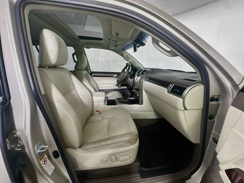 Used 2016 Lexus GX 460 w/ Premium Package AWD/4WD image 33