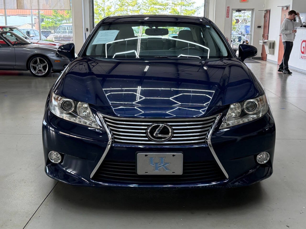 Used 2013 Lexus ES 350 w/ Luxury Pkg FWD image 6