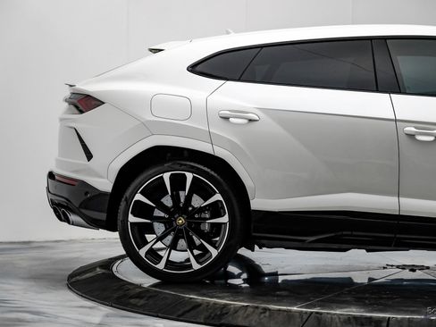 Used 2022 Lamborghini Urus image 20