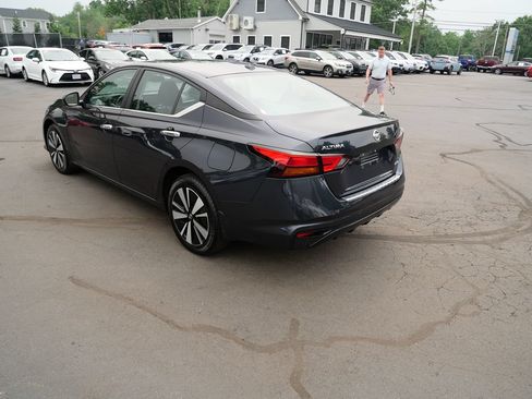 Used 2022 Nissan Altima 2.5 SV AWD/4WD image 5