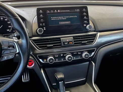 Used 2018 Honda Accord Sport image 9