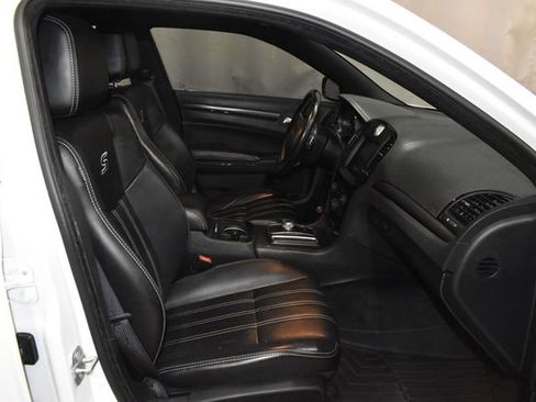 Used 2015 Chrysler 300 S image 19