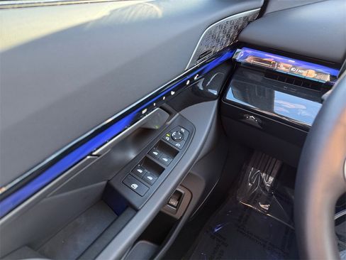 Certified 2025 BMW i5 xDrive40 w/ M Sport Package image 28