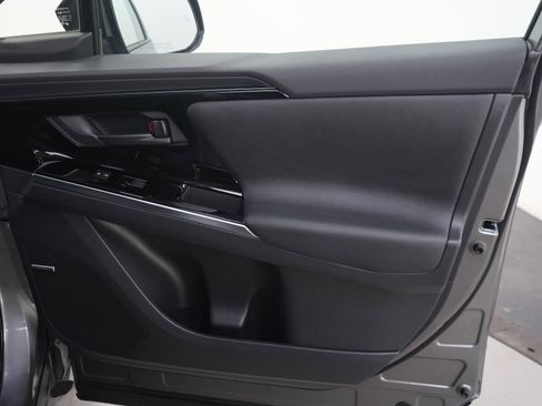 Used 2023 Subaru Solterra AWD image 12