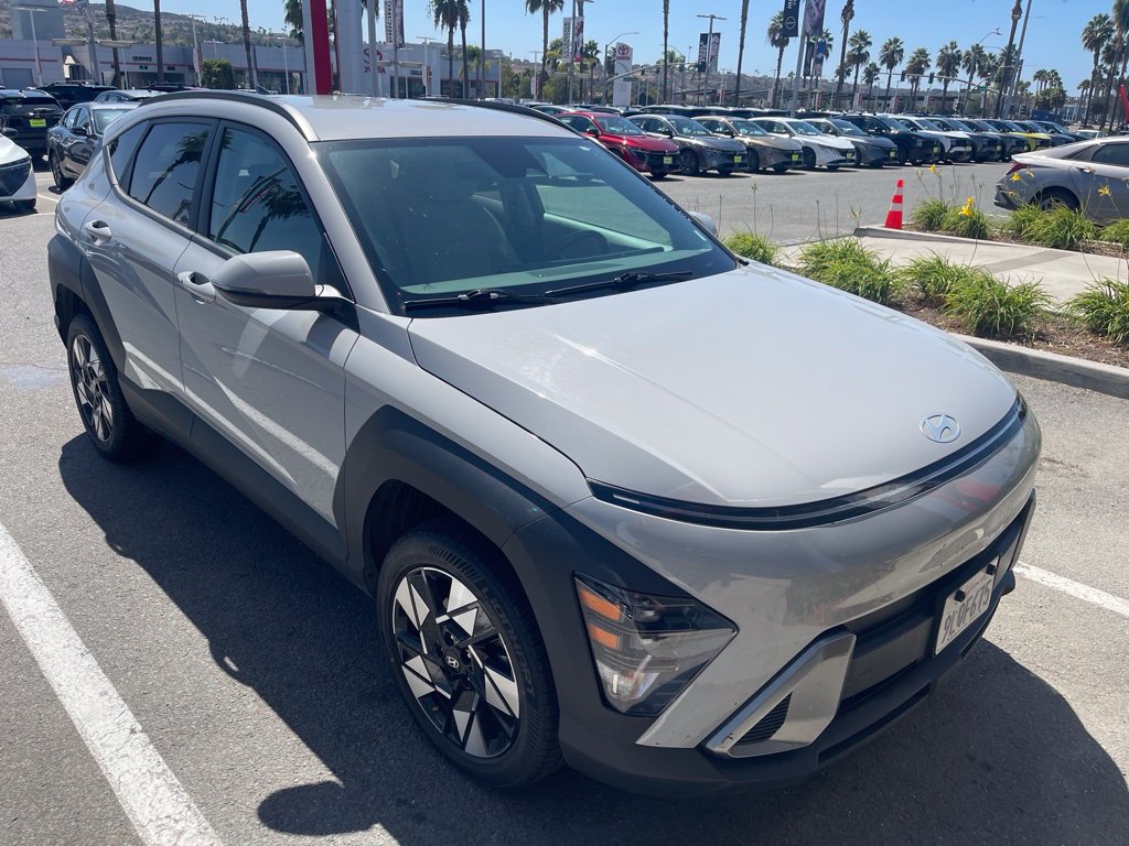 Used 2024 Hyundai Kona SEL AWD/4WD image 2