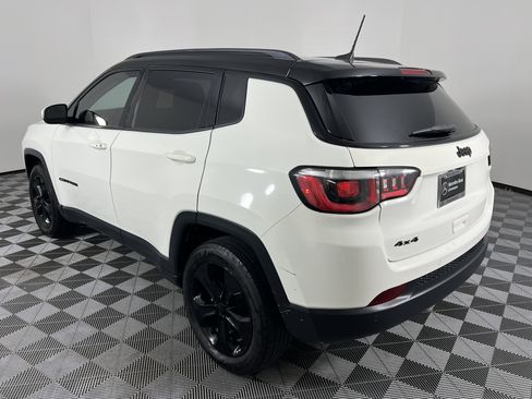 Used 2018 Jeep Compass Latitude w/ Popular Equipment Group image 9