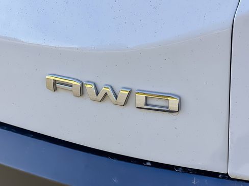 Used 2023 GMC Acadia SLT image 40