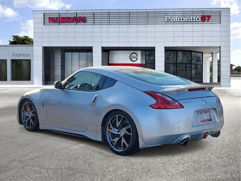 Used 2016 Nissan 370Z w/ Sport Package image 4