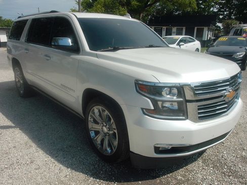 Used 2017 Chevrolet Suburban Premier RWD image 3