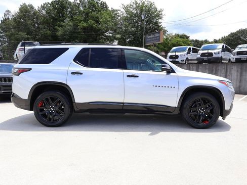 Used 2020 Chevrolet Traverse Premier w/ Redline Edition FWD image 8