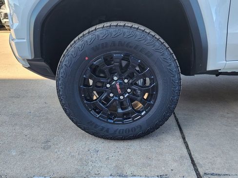 New 2026 GMC Canyon Elevation w/ Convenience Package image 50