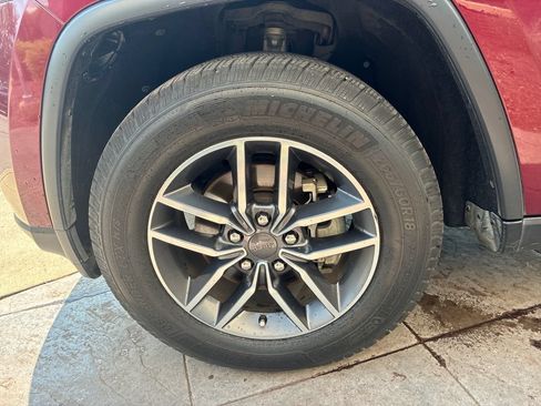 Used 2019 Jeep Grand Cherokee Limited w/ Luxury Group II AWD/4WD image 12