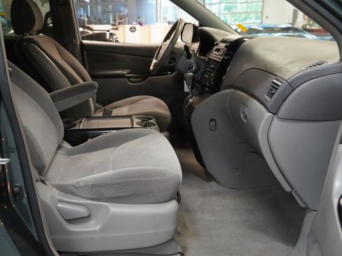 Used 2004 Toyota Sienna FWD image 21