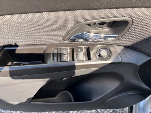 Used 2014 Chevrolet Cruze LT FWD image 9