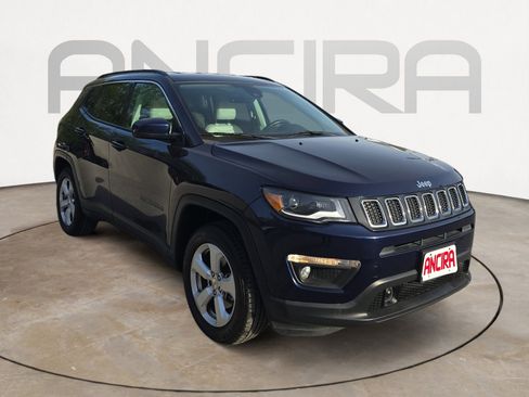 Used 2017 Jeep Compass Latitude w/ Popular Equipment Group image 4
