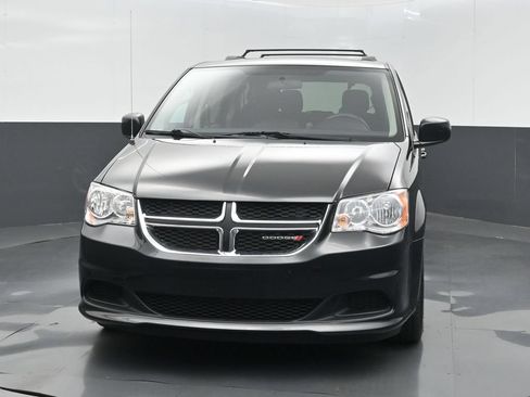 Used 2016 Dodge Grand Caravan SXT FWD image 5