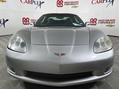 Used 2005 Chevrolet Corvette Coupe w/ Preferred Equipment Group RWD image 2