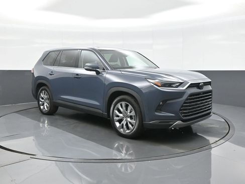 Certified 2025 Toyota Grand Highlander AWD image 1