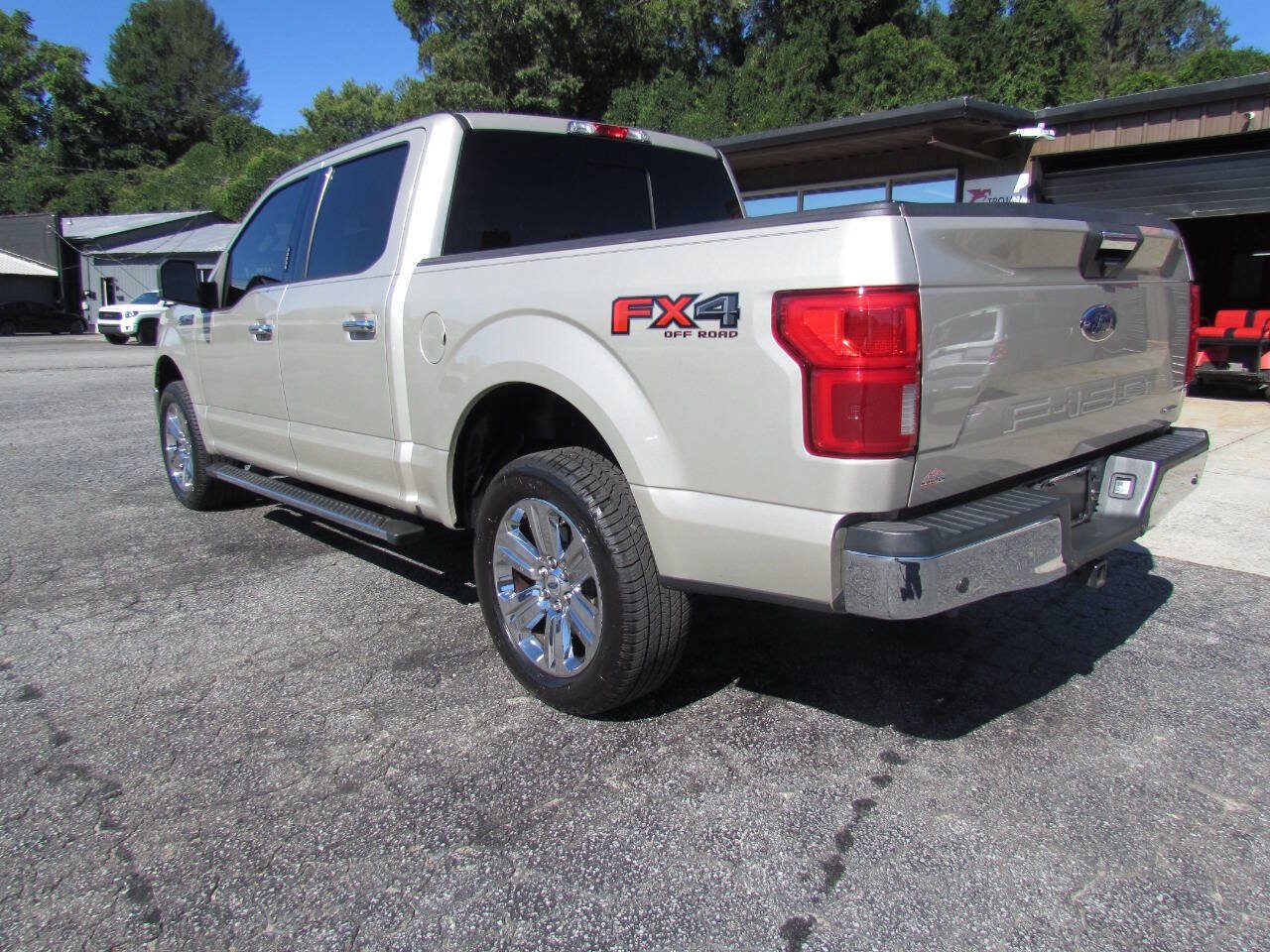 Used 2018 Ford F150 XLT w/ Equipment Group 302A Luxury AWD/4WD image 3
