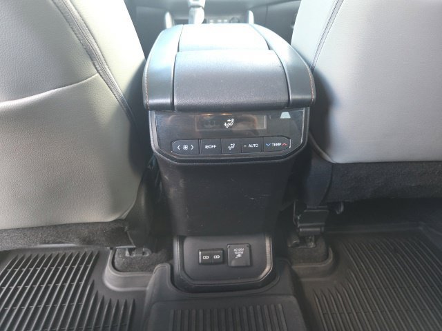 Used 2023 Toyota Highlander Bronze Edition AWD/4WD image 25