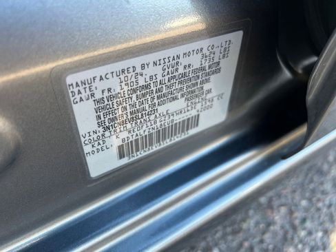 Used 2025 Nissan Versa SV image 29