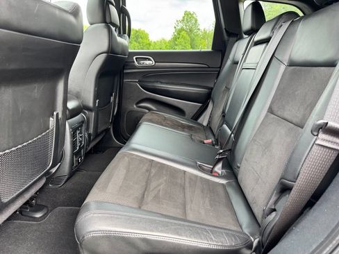 Used 2020 Jeep Grand Cherokee Altitude AWD/4WD image 23