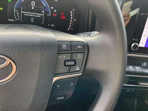 Used 2025 Toyota Camry LE FWD image 23