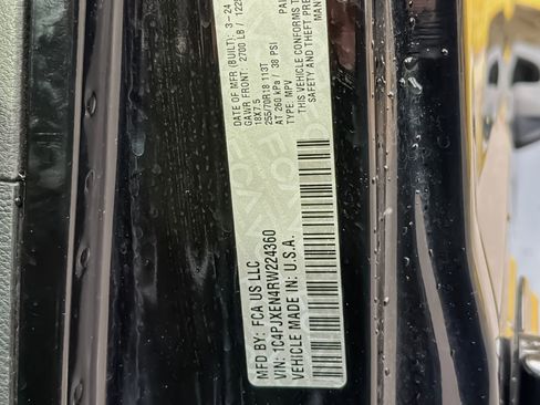 Used 2024 Jeep Wrangler Sahara image 40