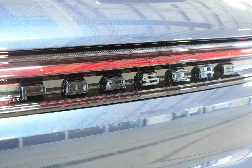 Certified 2026 Porsche Cayenne AWD/4WD image 40