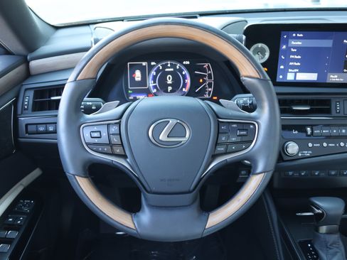 Used 2024 Lexus ES 350 Ultra Luxury w/ Accessory Package (Z2) FWD image 18