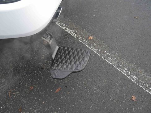 Used 2025 RAM 1500 Laramie w/ Sport Appearance Package image 10