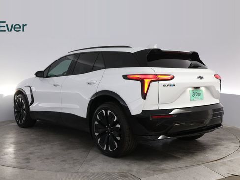 Used 2024 Chevrolet Blazer EV RS RWD image 17