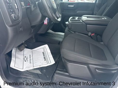 Used 2022 Chevrolet Silverado 2500 Custom w/ Custom Value Package image 14