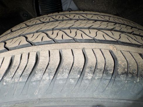 Used 2024 Tesla Model Y Long Range image 30