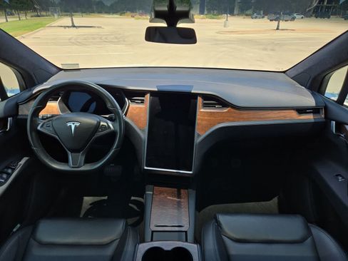 Used 2020 Tesla Model X Long Range AWD/4WD image 12