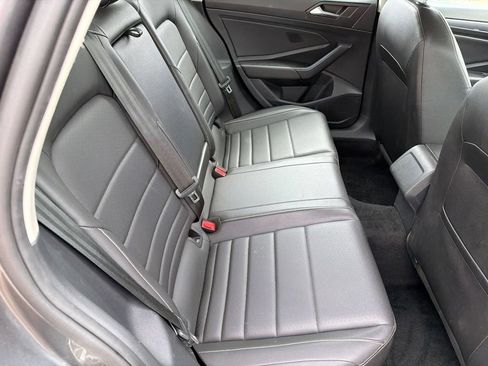 Used 2024 Volkswagen Jetta SE FWD image 15