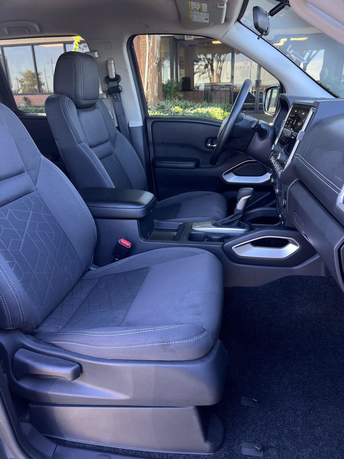 Used 2025 Nissan Frontier SV AWD/4WD image 21