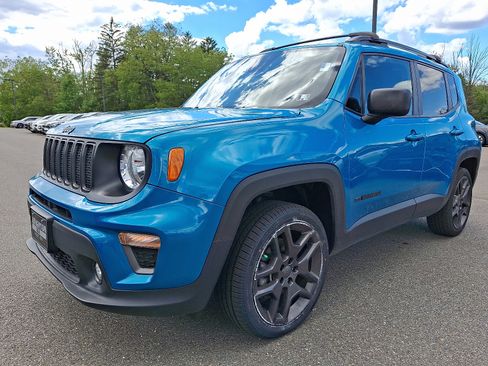 Used 2021 Jeep Renegade Latitude image 3