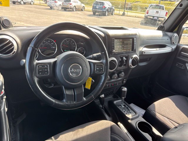 Used 2013 Jeep Wrangler Unlimited Sahara w/ Connectivity Group AWD/4WD image 12