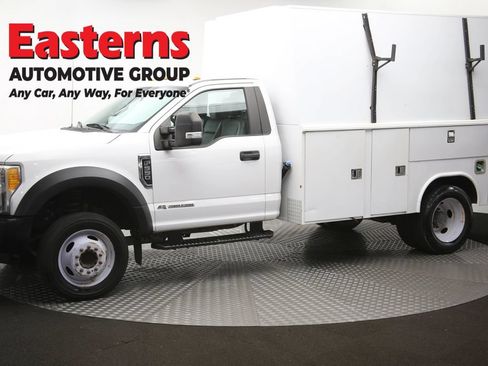 Used 2017 Ford F550 2WD Regular Cab Super Duty image 59