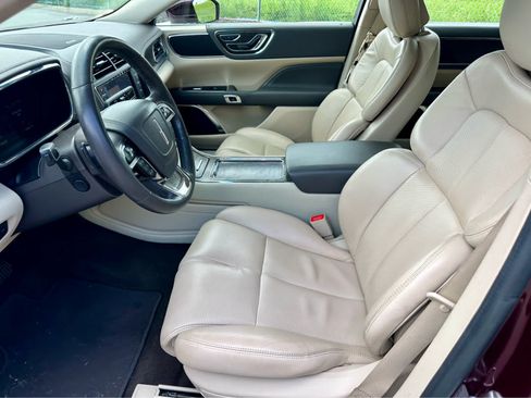 Used 2019 Lincoln Continental Select FWD image 12